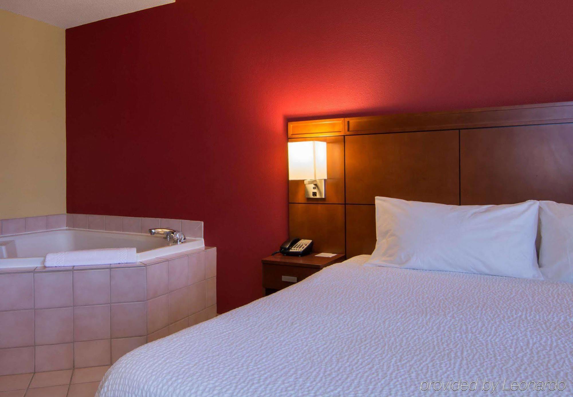 Courtyard By Marriott Charlotte Lake Norman Huntersville Zewnętrze zdjęcie