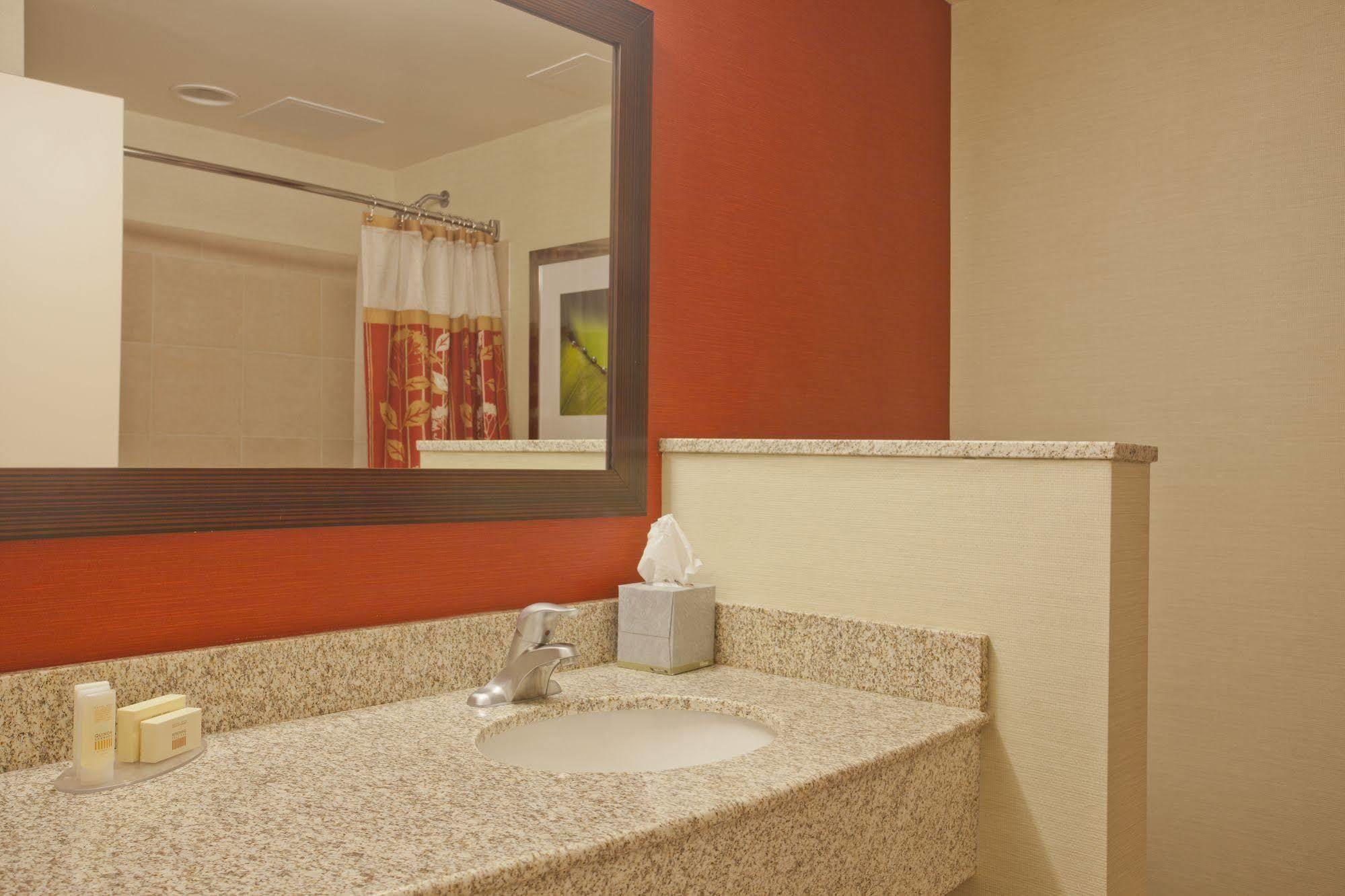 Courtyard By Marriott Charlotte Lake Norman Huntersville Zewnętrze zdjęcie